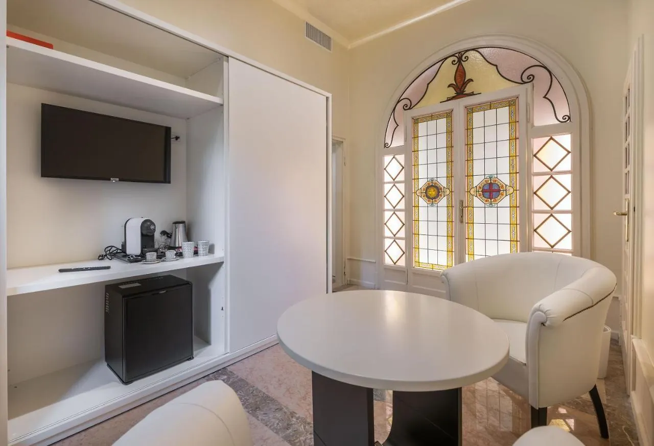 Villa Natalia - Adults Only Verona 2*,  Italy